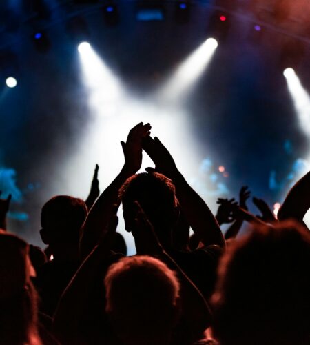 Cum să te pregătești pentru prima ta experiență live ca DJ